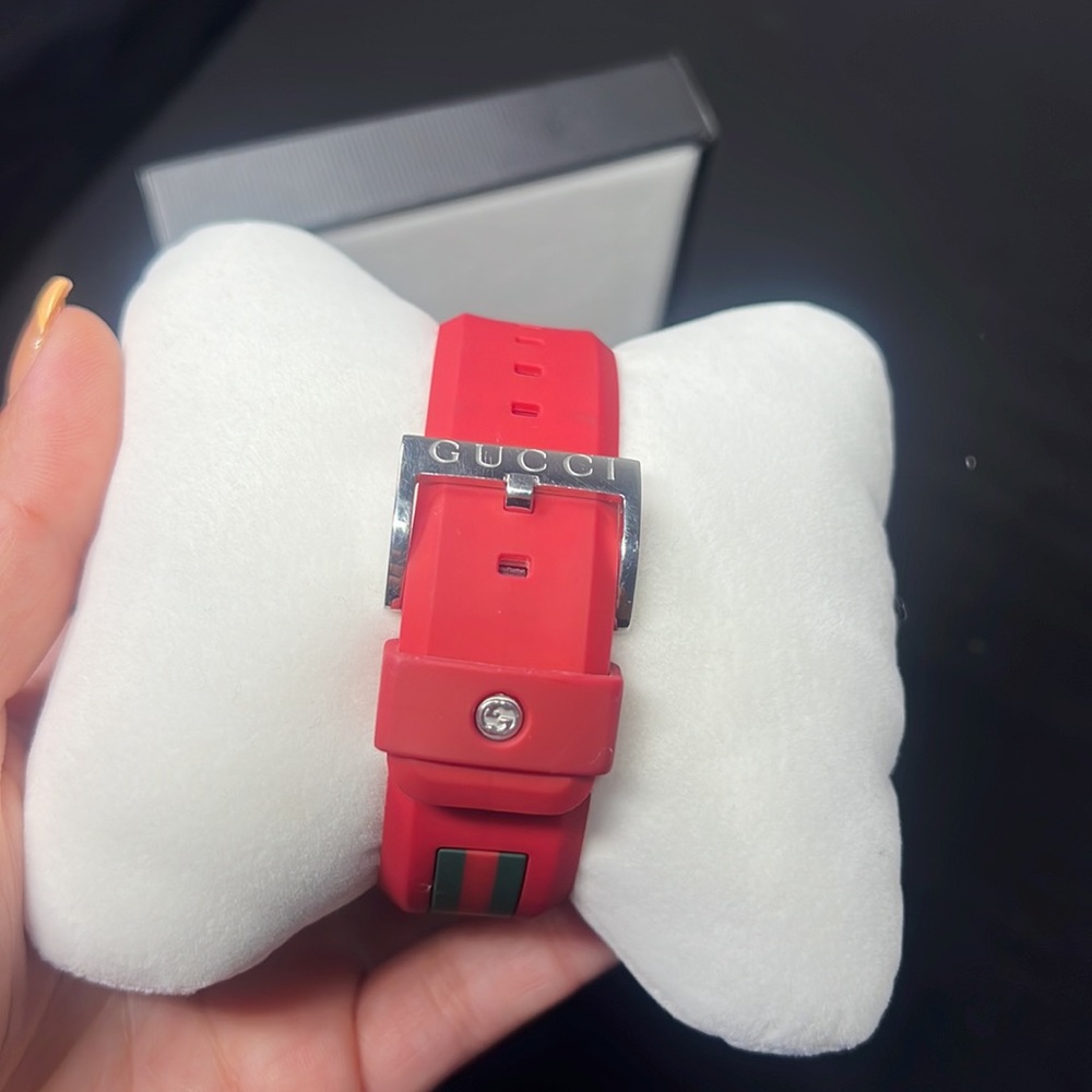 Gucci watch - Picture 3 of 3